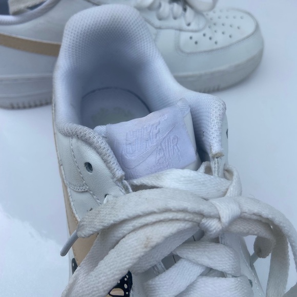 Nike Air Force One AF1 Women’s Size 7 White Low Top Sneaker Custom Butterfly - Picture 10 of 11